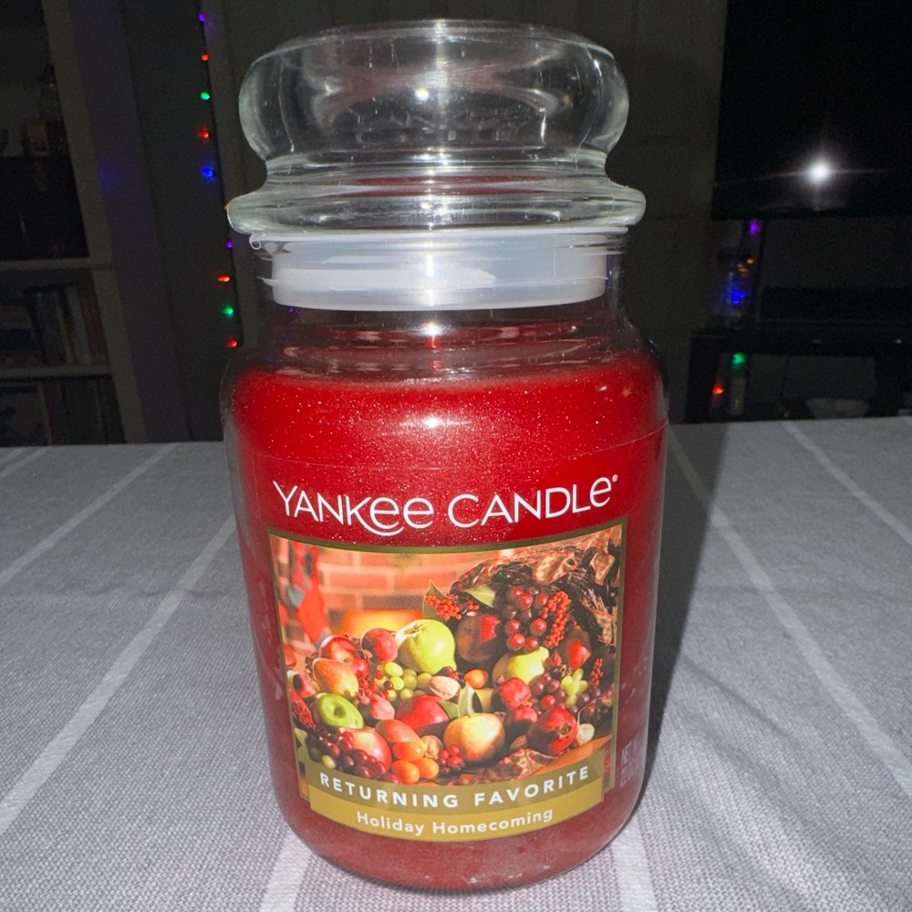 H2F, New Yankee Candle Large Classic 22oz Holiday Homecoming